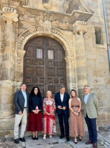 Juntos-en-puerta-colegiata